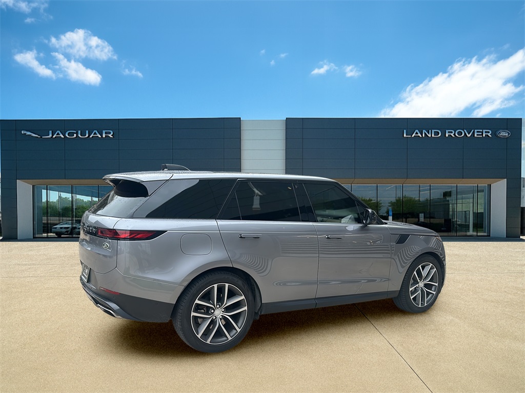 2023 Land Rover Range Rover Sport SE photo 3