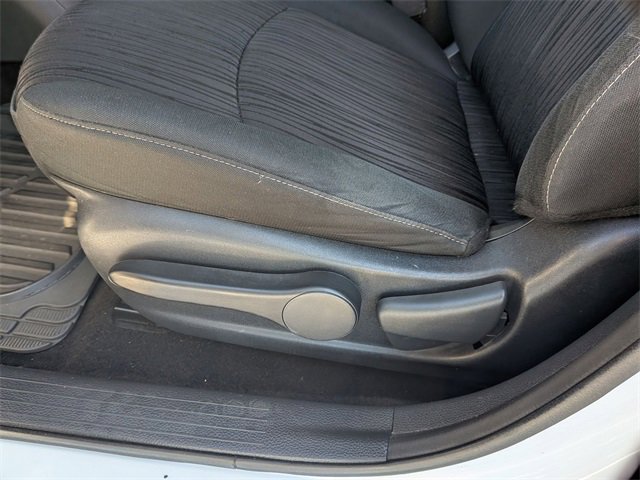 2019 Nissan Sentra SV photo 14
