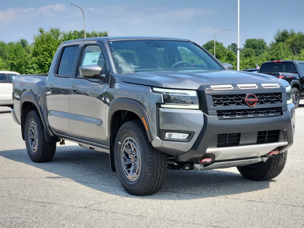 2025 Nissan Frontier Crew Cab PRO-4X photo 2