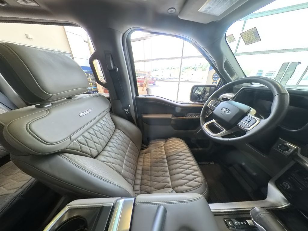 2024 Ford F-150 Platinum photo 27