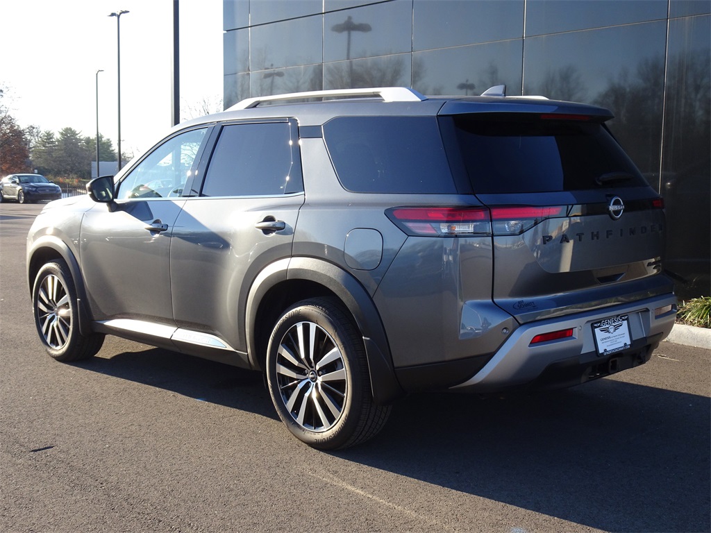 2025 Nissan Pathfinder Platinum photo 4