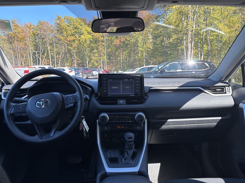 Used 2020 Toyota RAV4 LE with VIN 2T3F1RFVXLW137073 for sale in Kansas City