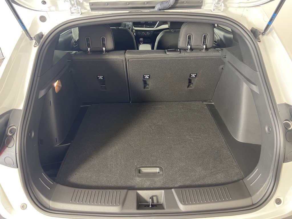2025 Chevrolet Trax photo 17