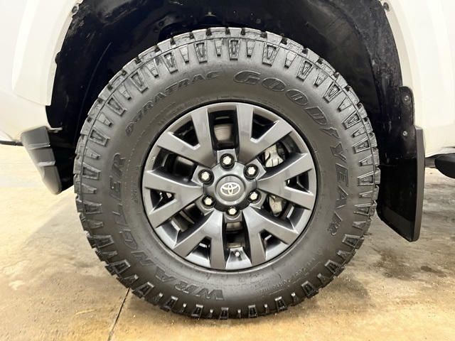 2023 Toyota Tacoma SR5 photo 9