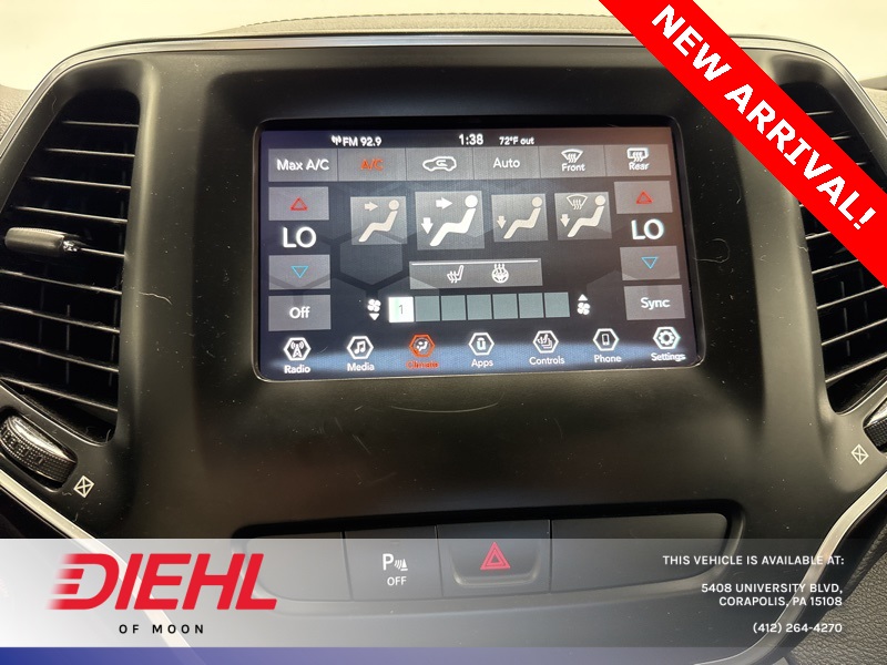 2019 Jeep Cherokee Altitude photo 28