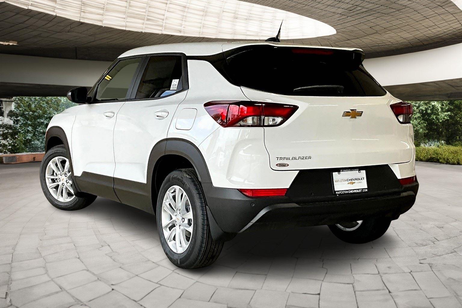 2026 Chevrolet Trailblazer LS photo 2