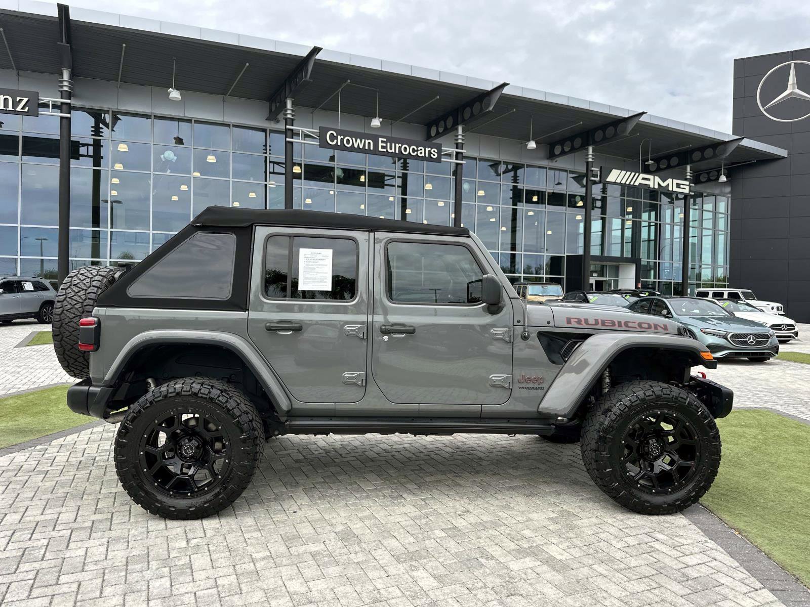 2019 Jeep Wrangler Unlimited Rubicon photo 2