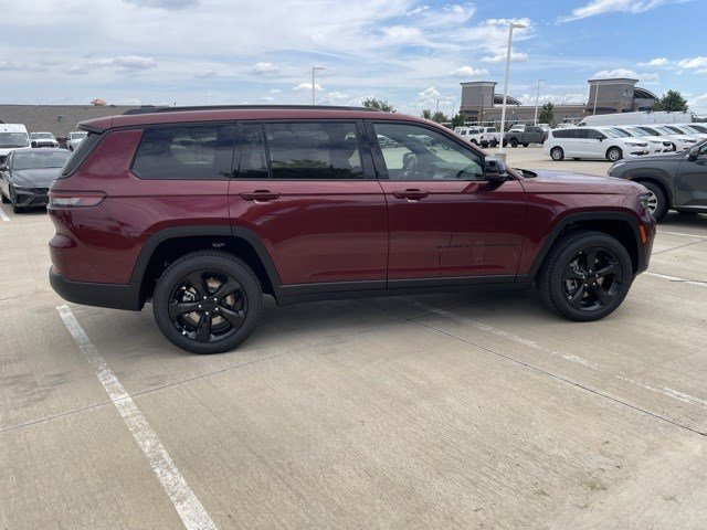 2025 Jeep Grand Cherokee Limited photo 4