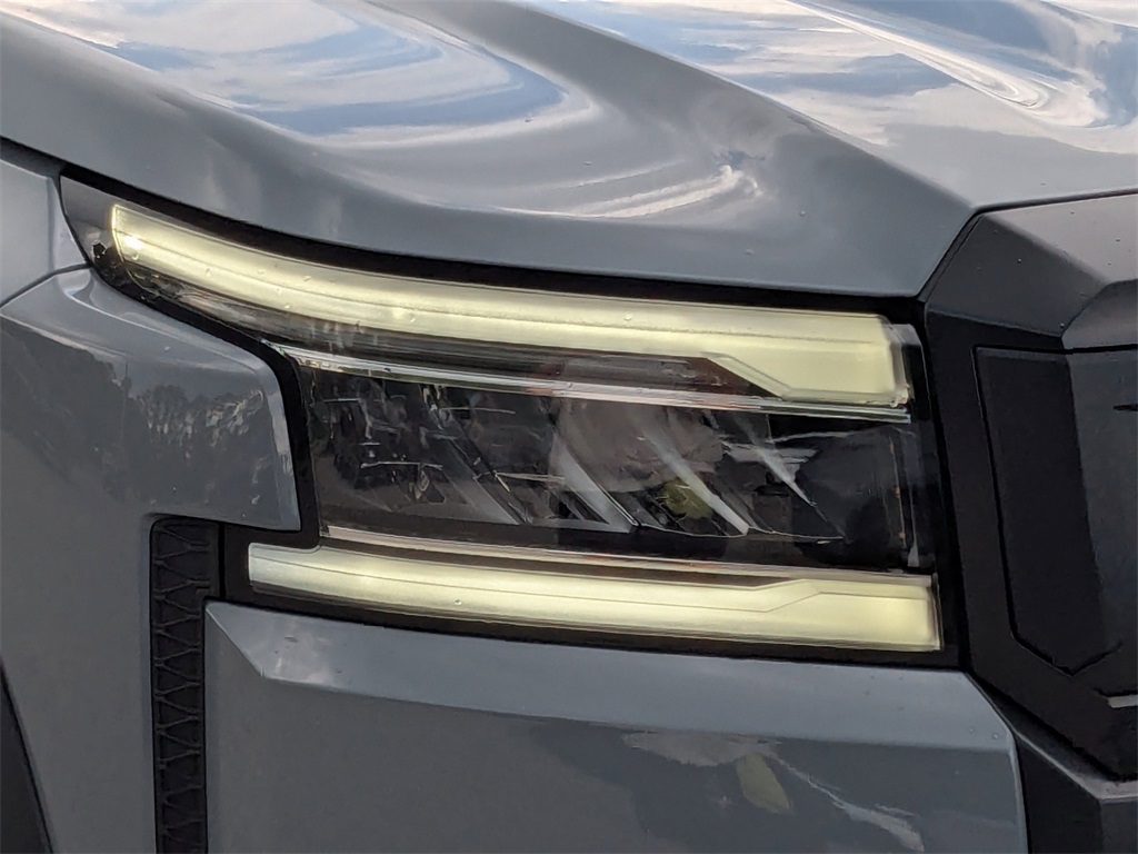 2025 Nissan Frontier PRO-X photo 9