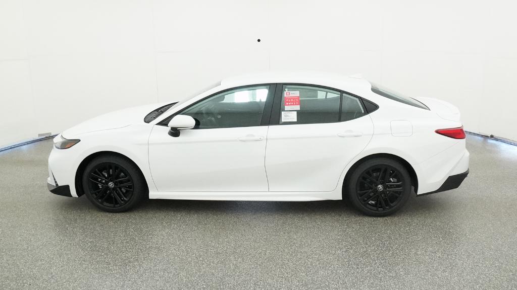 2026 Toyota Camry SE photo 5