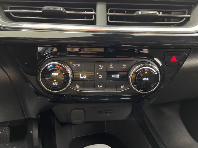 2025 Chevrolet Trax photo 3
