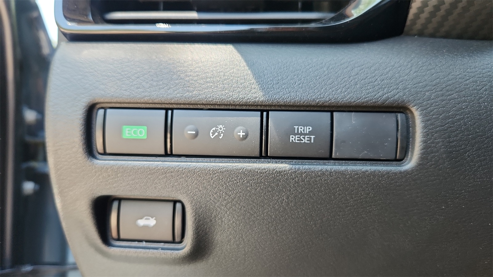 2025 Nissan Sentra SV photo 22