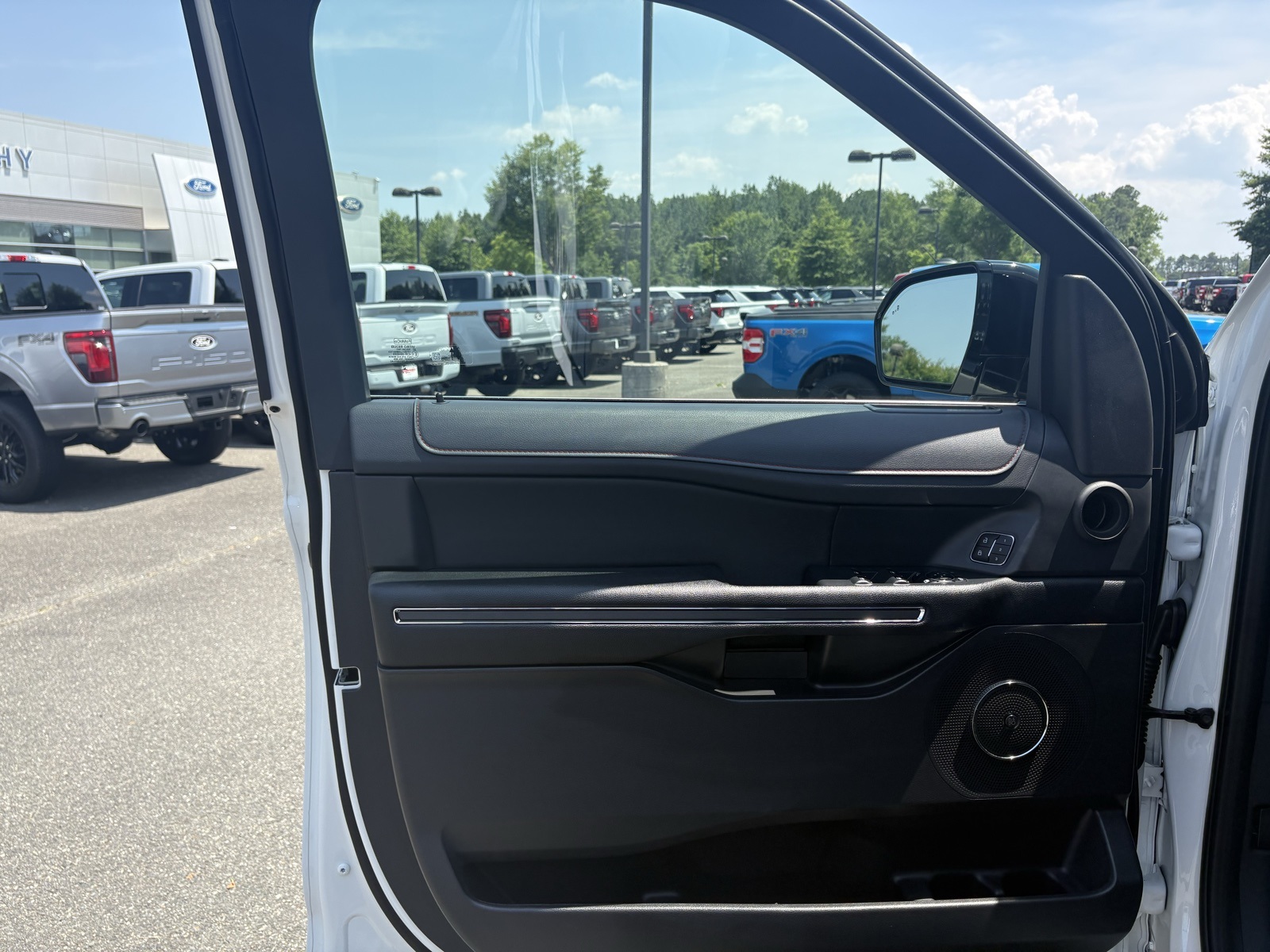 2024 Ford Expedition MAX Limited photo 27