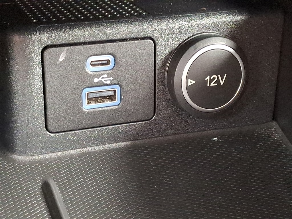 2021 Ford Escape SEL photo 23