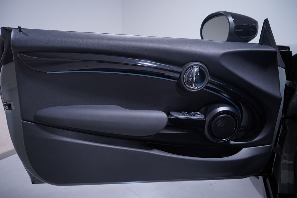 2023 Mini Cooper S Iconic photo 11