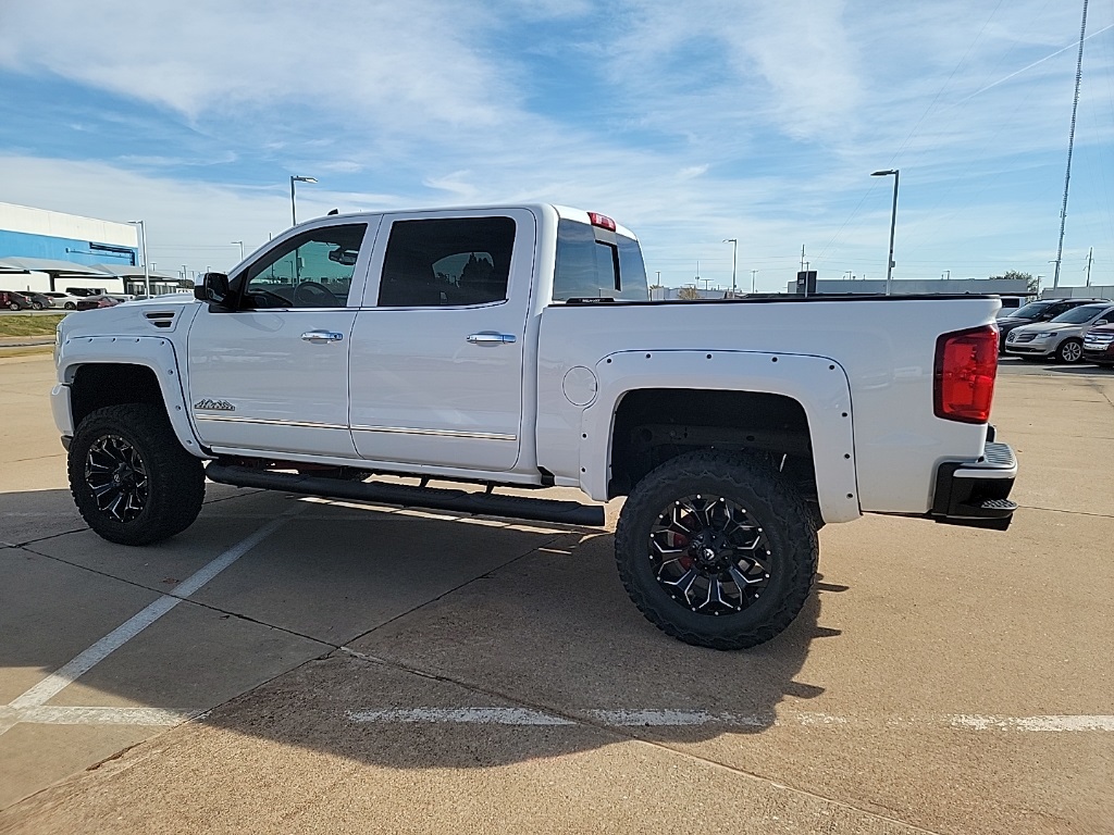 2018 Chevrolet Silverado 1500 LTZ photo 3