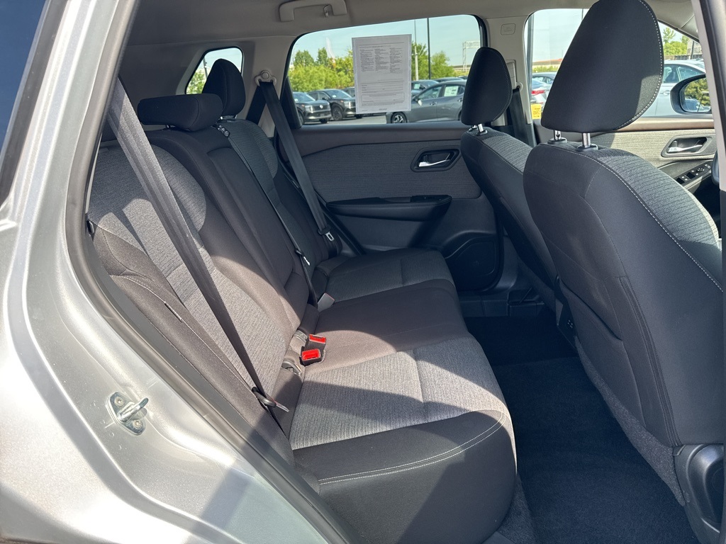 2023 Nissan Rogue SV photo 13