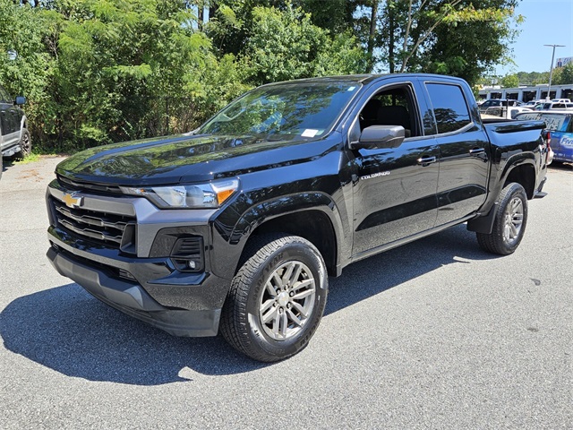 2023 Chevrolet Colorado LT photo 3