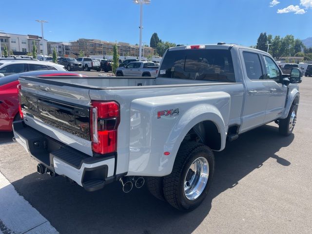 2025 Ford F-450 photo 3