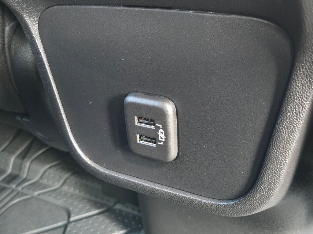 2024 Chevrolet Equinox LT photo 3