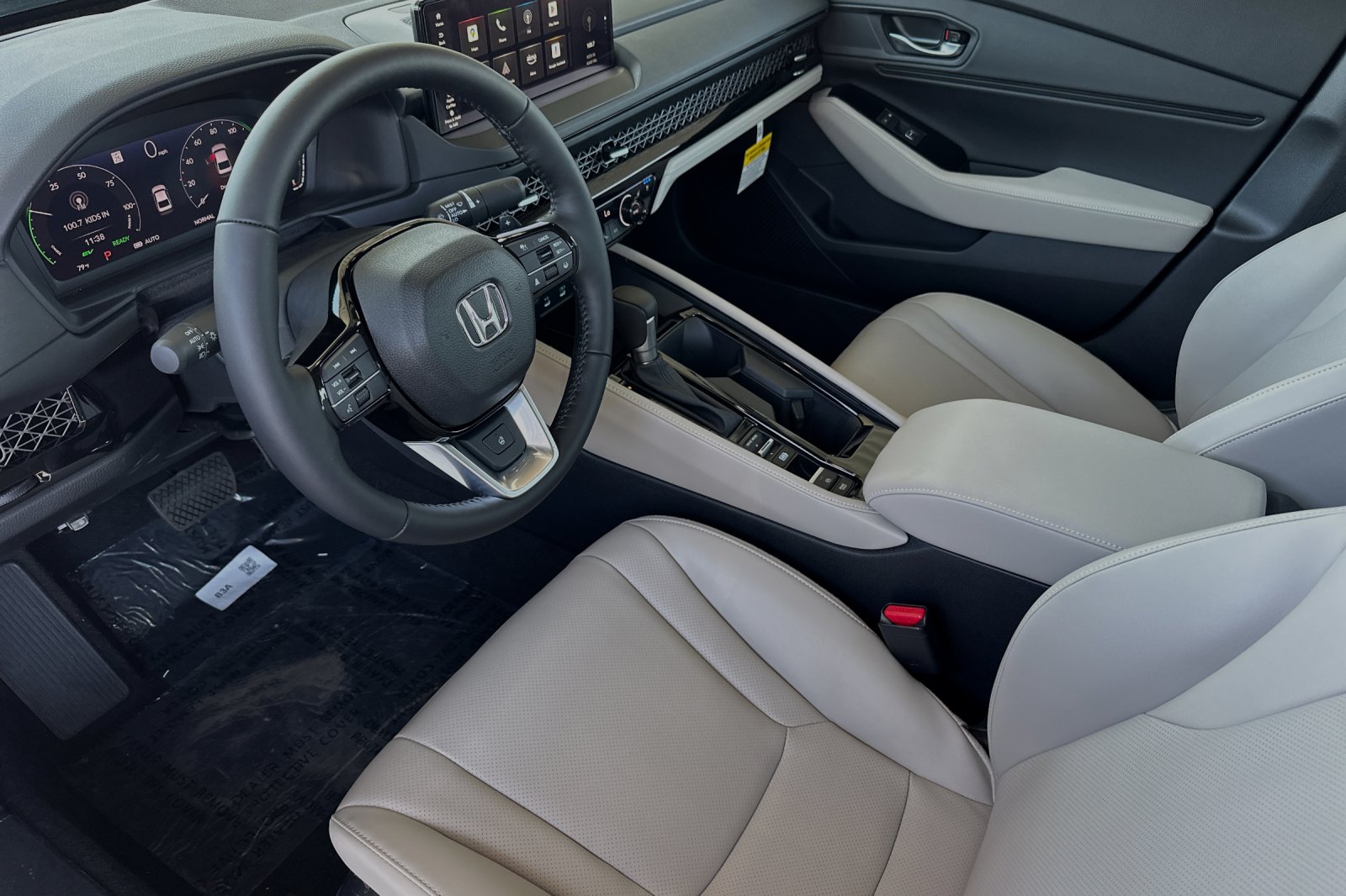 2025 Honda Accord Hybrid Touring photo 9