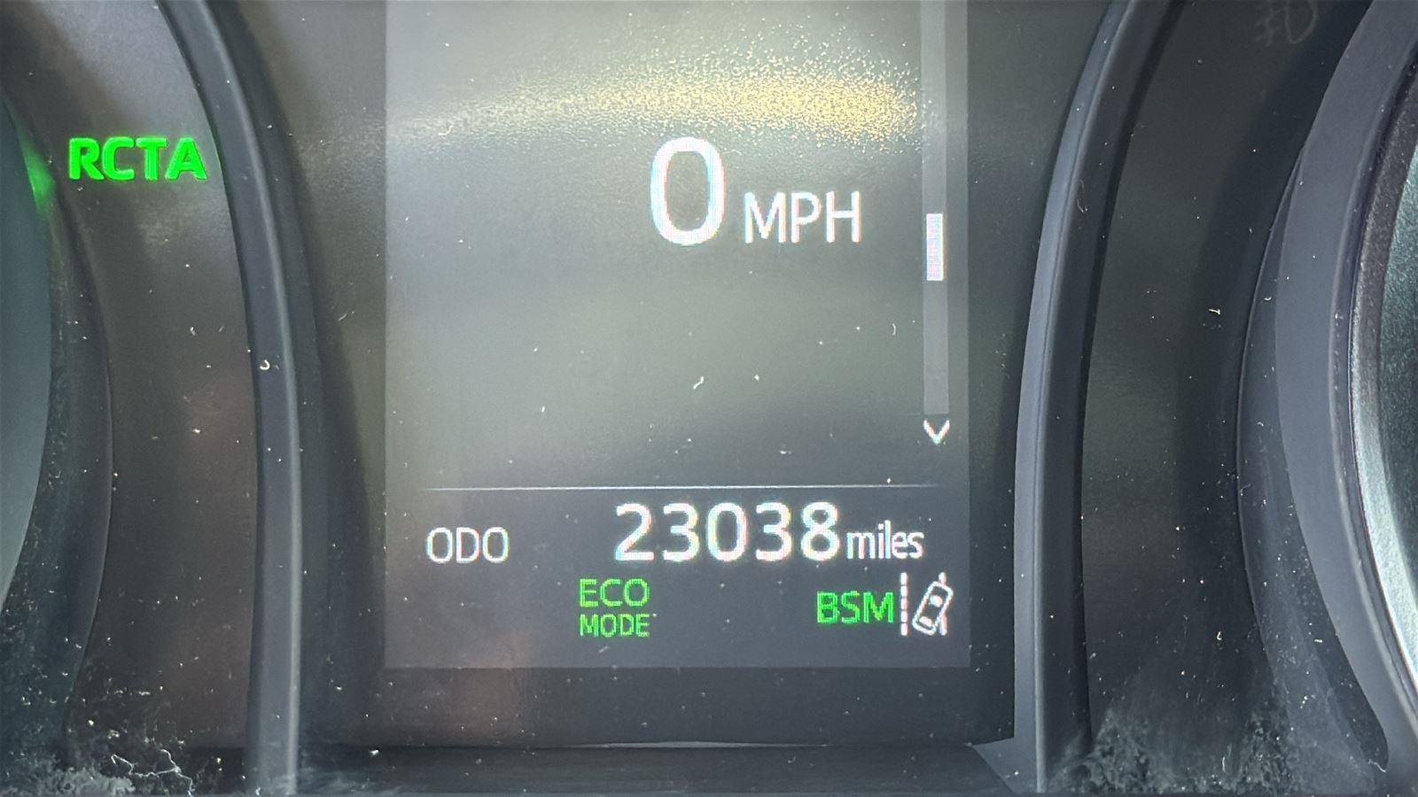 2023 Toyota Camry SE photo 14