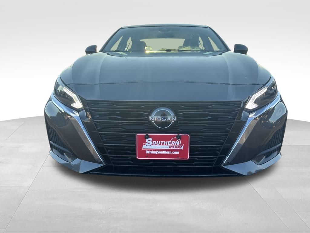 2023 Nissan Altima 2.5 SV photo 8