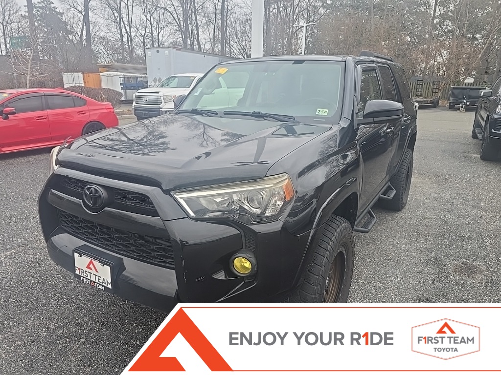 2014 Toyota 4Runner SR5's photo