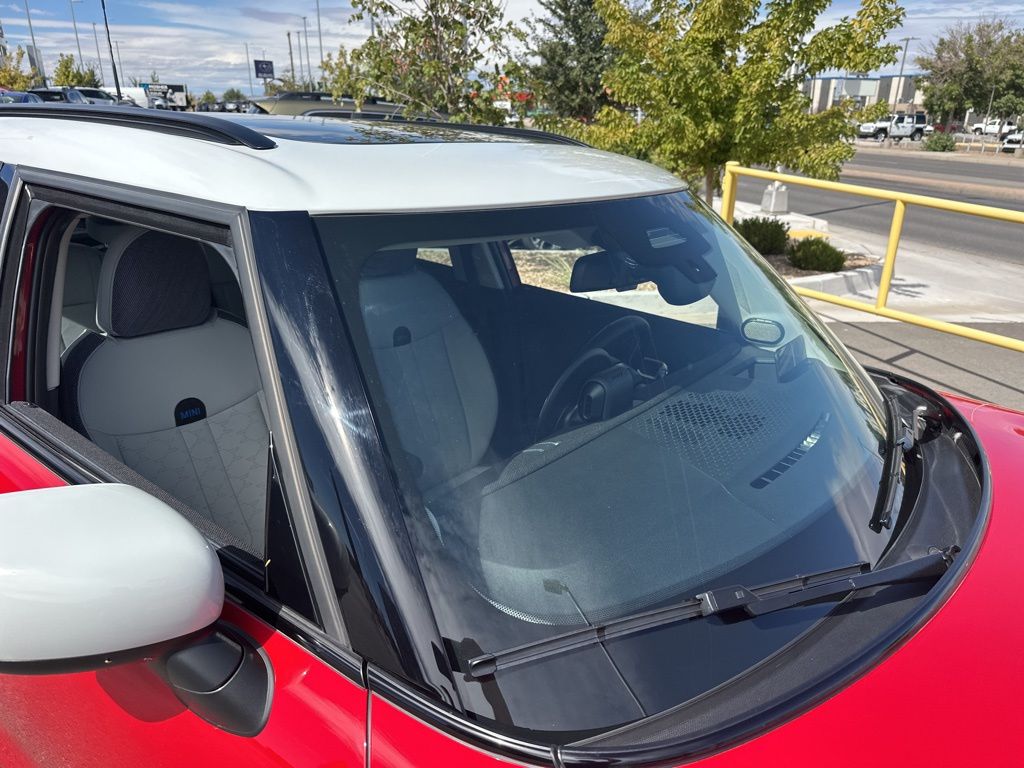 2025 Mini Cooper 4 Door Hardtop Signature photo 5