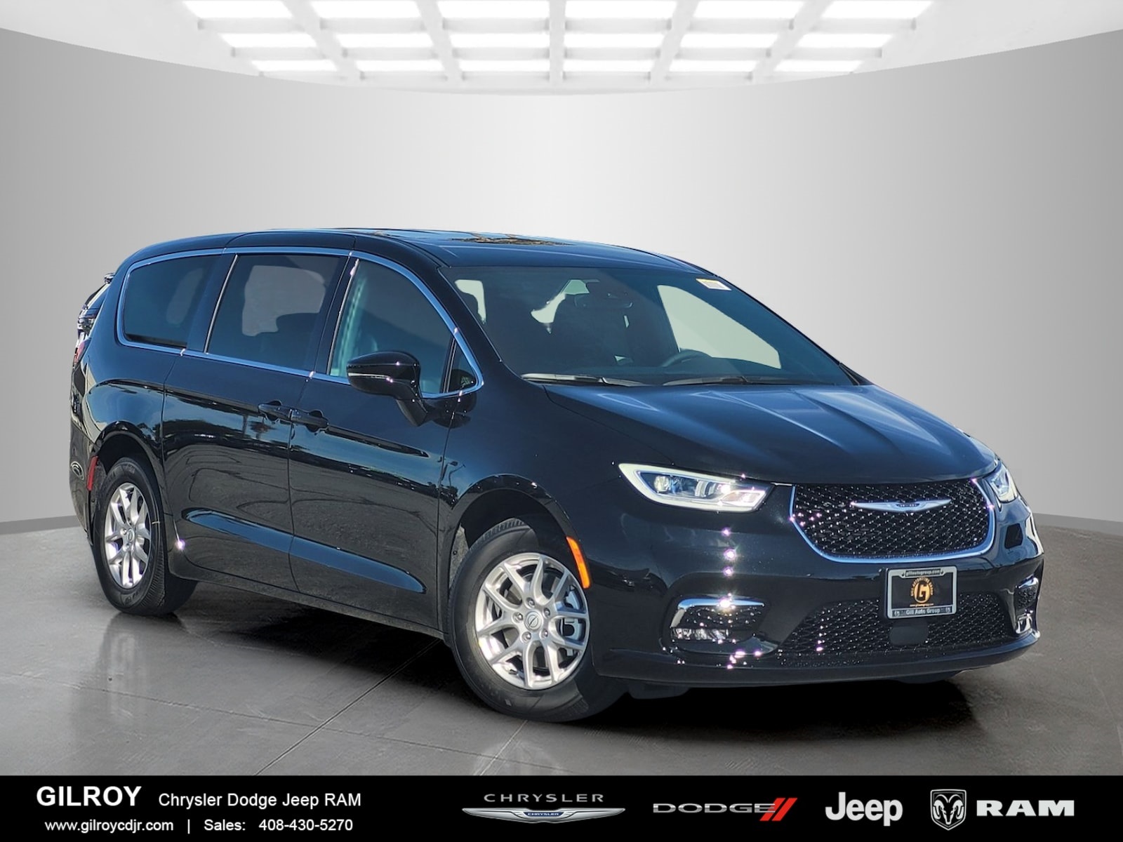 2026 Chrysler Pacifica Select's photo