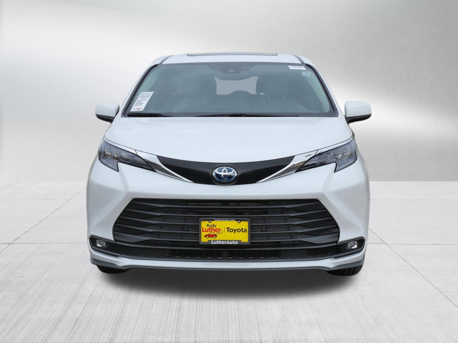 Used 2025 Toyota Sienna XLE with VIN 5TDYRKEC2SS267177 for sale in Golden Valley, Minnesota