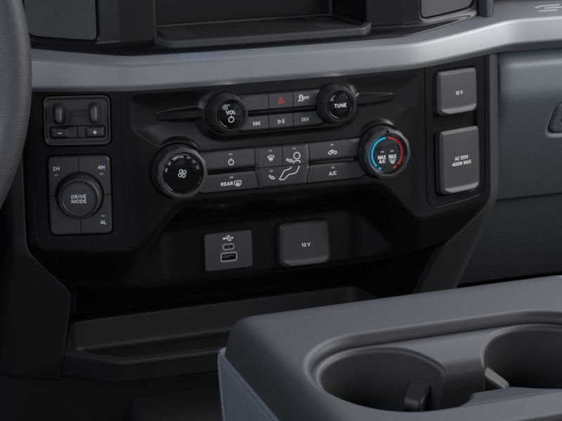 2025 Ford F-450 photo 14