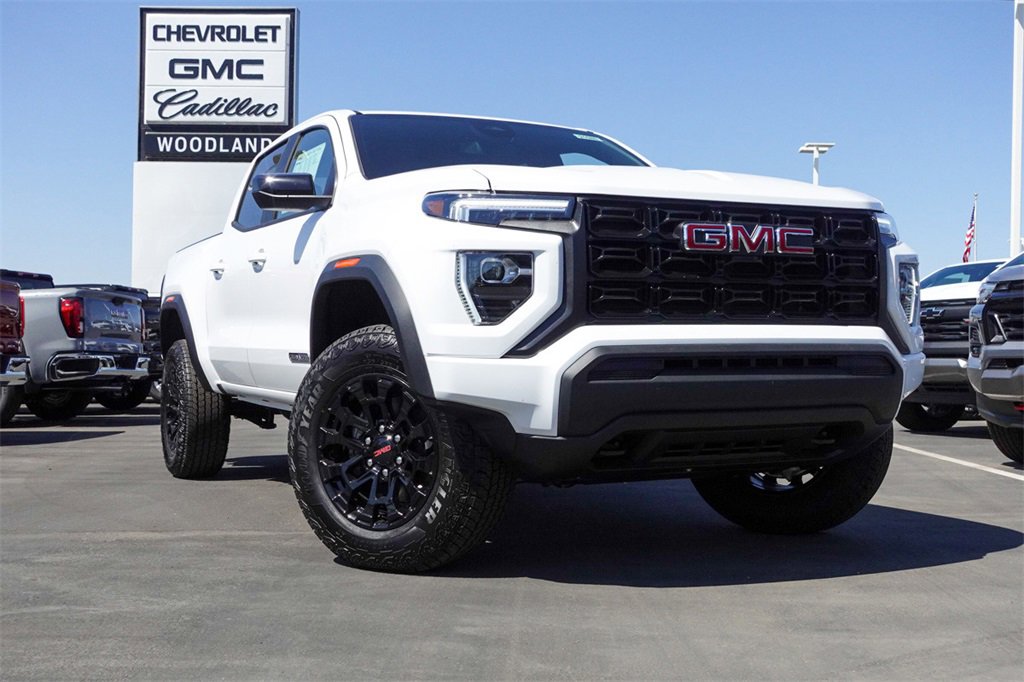 2026 GMC Canyon Elevation's photo