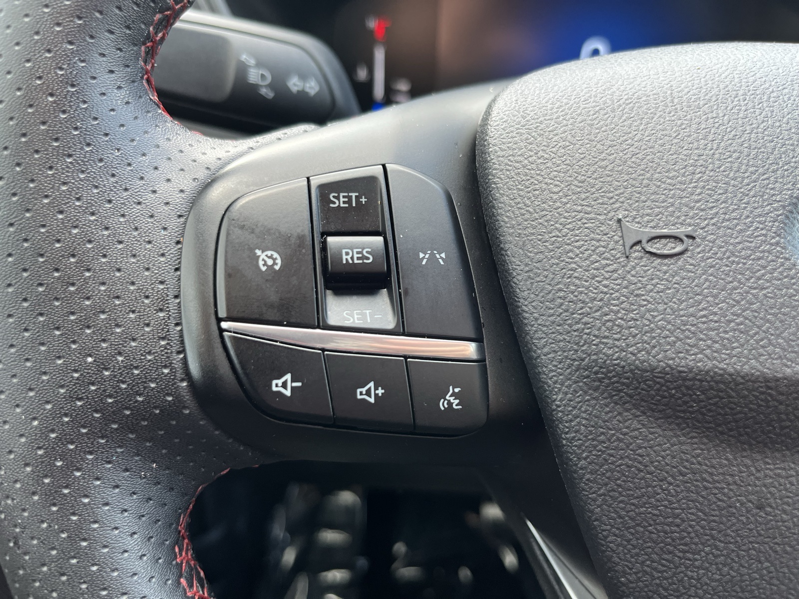 2024 Ford Escape ST-Line photo 18