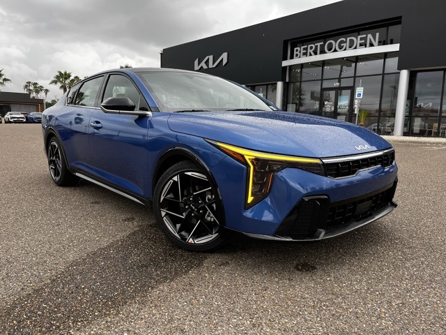 2025 Kia K4 GT-Line's photo