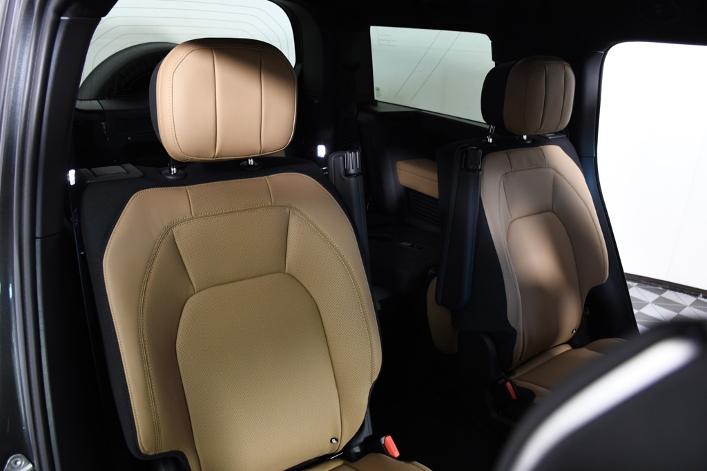 2025 Land Rover Defender 130 V8 photo 20