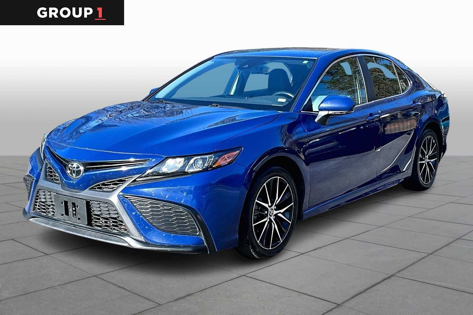 2024 Toyota Camry SE's photo