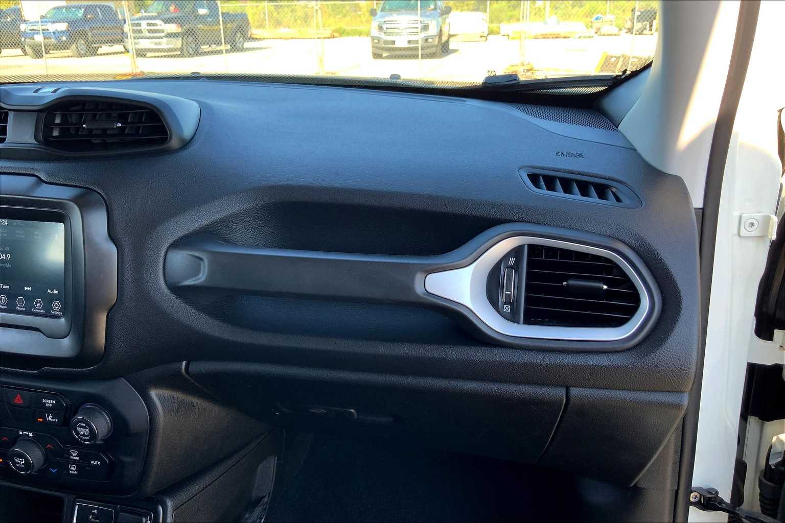 2021 Jeep Renegade Latitude photo 16