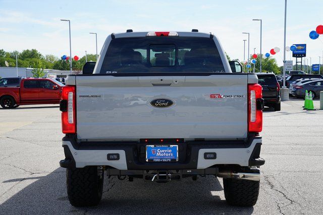 2025 FORD F-350 - Image 28