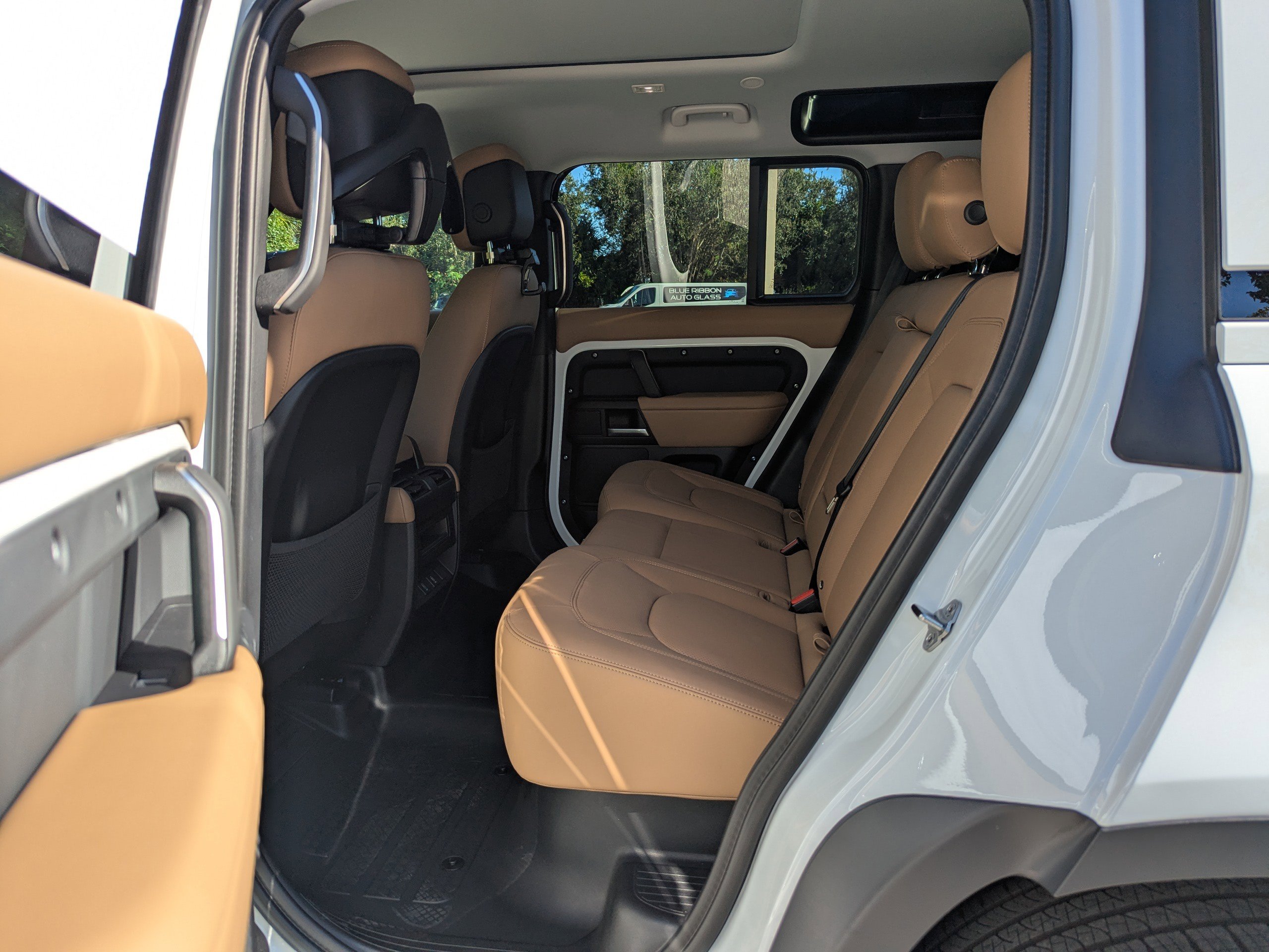 2026 Land Rover Defender 110 S photo 14