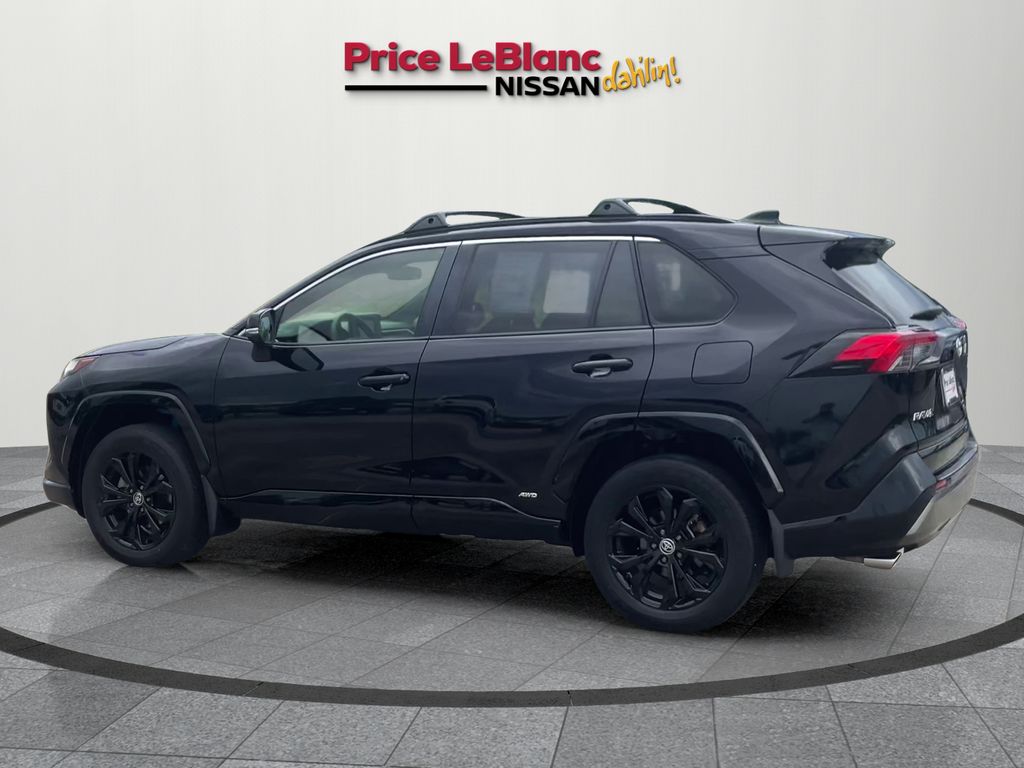 2022 Toyota RAV4 Hybrid SE photo 4
