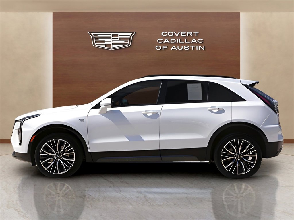2024 Cadillac XT4 Sport photo 2