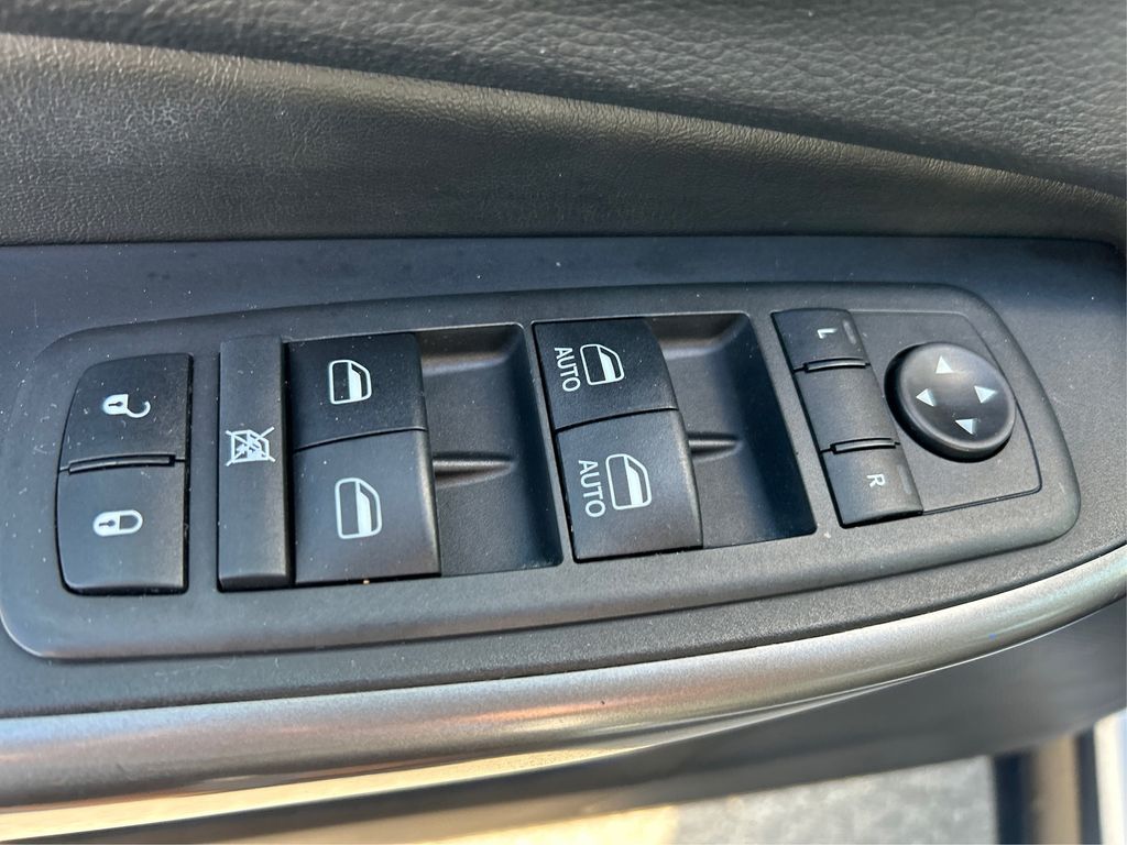 2019 Jeep Cherokee Limited photo 31