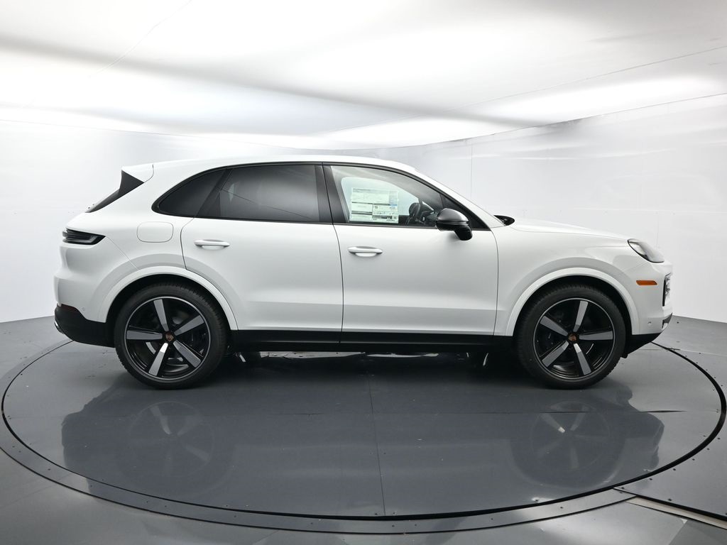 2026 Porsche Cayenne photo 13