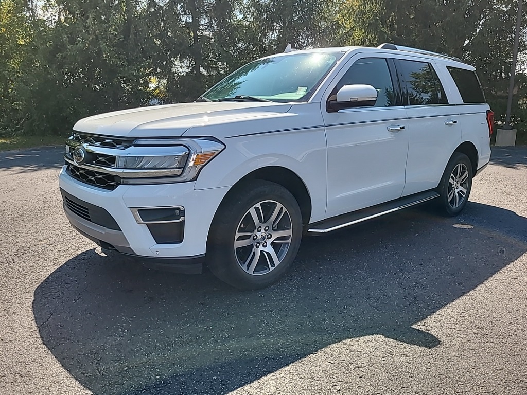 2022 Ford Expedition Limited photo 2