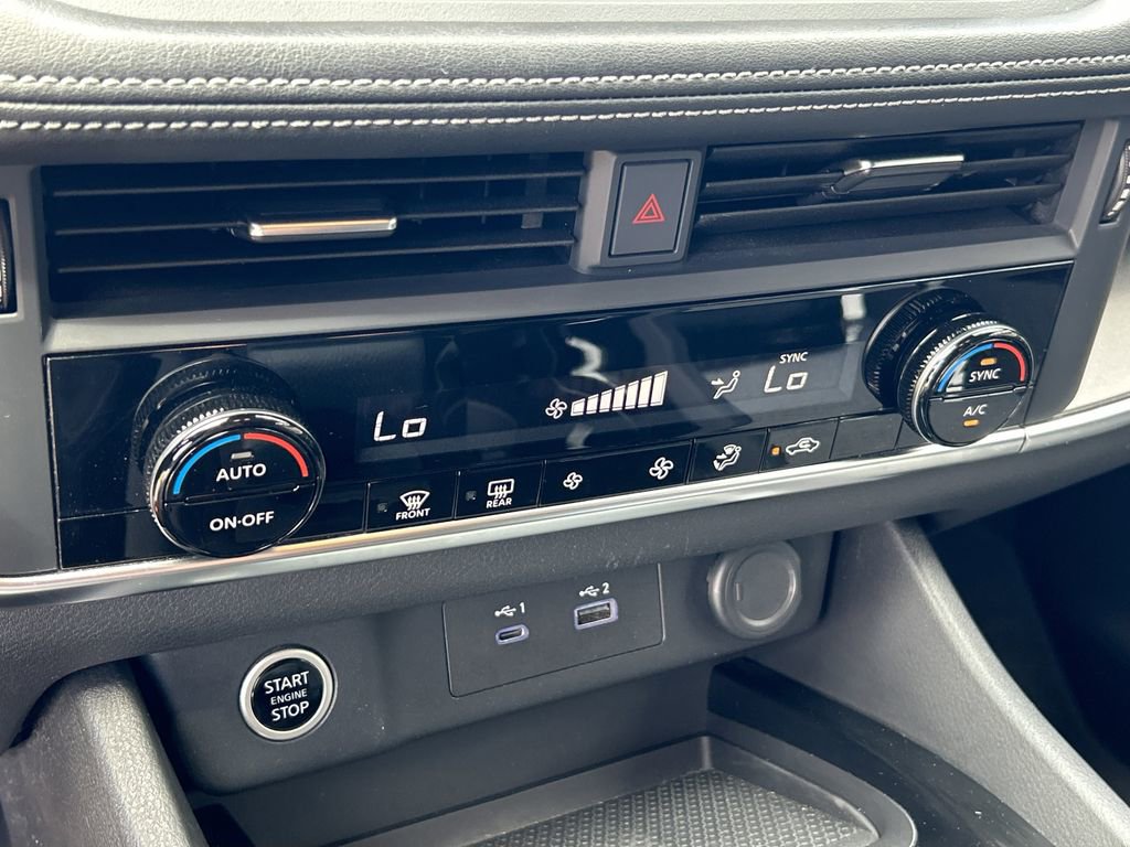 2023 Nissan Rogue SV photo 23