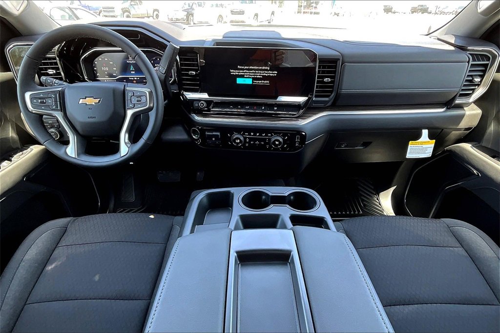 2025 Chevrolet Silverado 1500 LT photo 5
