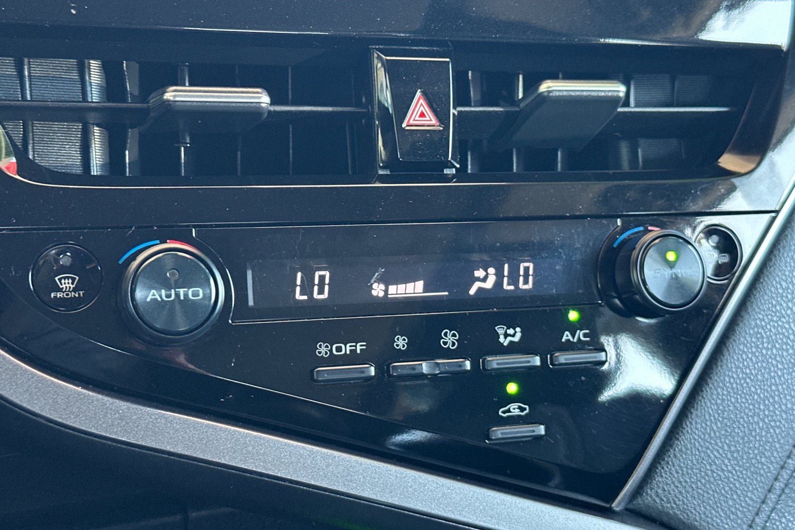 2023 Toyota Camry XLE photo 18