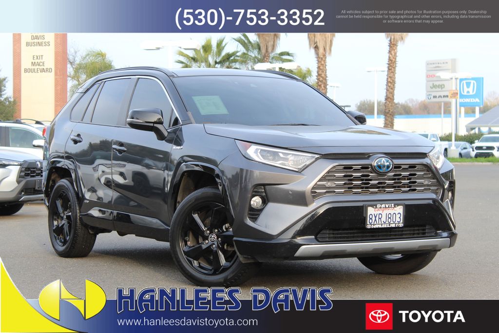 2021 Toyota RAV4 XSE's photo