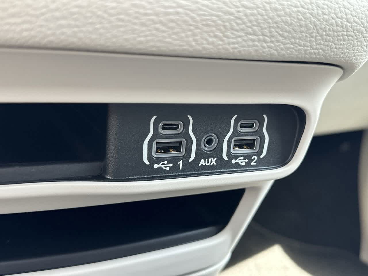 2023 Chrysler Pacifica Touring L photo 47